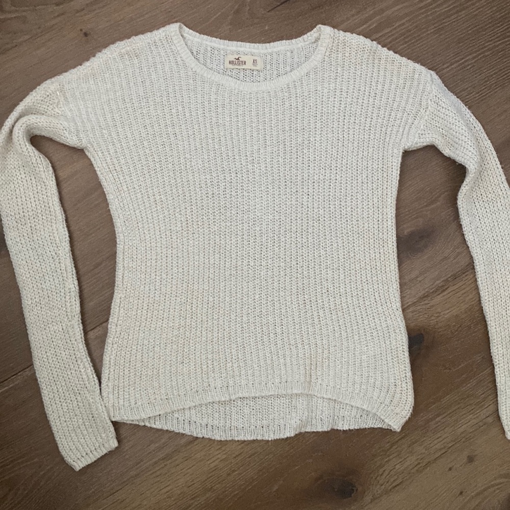 Hollister off-white sweater